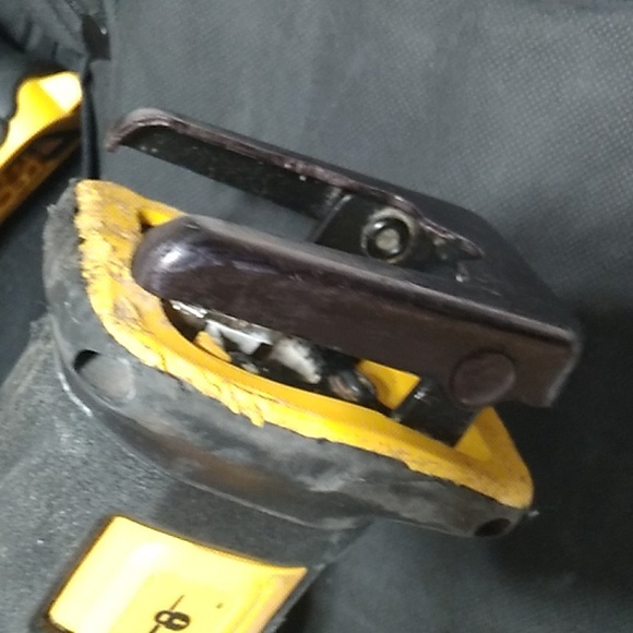 Dewalt 20V Combo Drill Sawzall 2 Batteries 1 Charger Only Sawzall Used - Picture 9 of 16